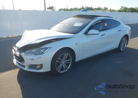2016 Tesla Model S 60/70/75/85 z USA, uszkodzony, nr VIN 5YJSA1E15GF130672
